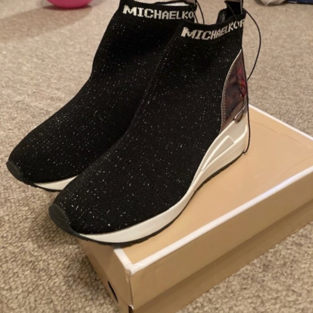 Big Girls Sz 4 Michael Kors Sneaker Bootie